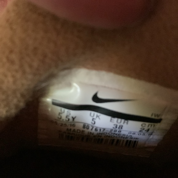 Nike Air Force One 5.5 Youth Size - Picture 6 of 6